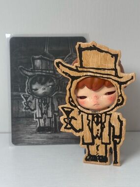 Hirono Shelter Series “Poet” Figure